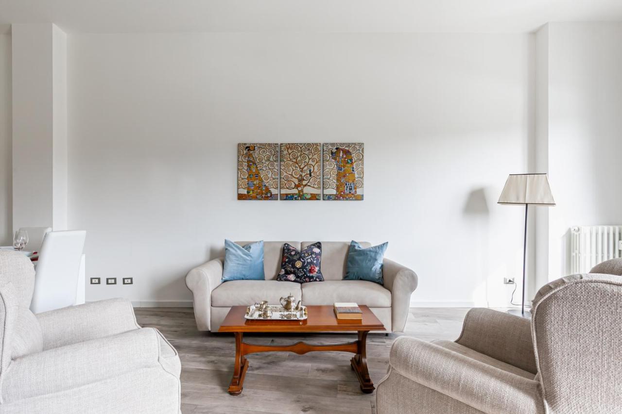 Lungarno Elegant Apartment With Panoramic Balcony Pisa Exterior photo