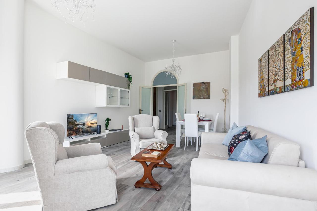 Lungarno Elegant Apartment With Panoramic Balcony Pisa Exterior photo